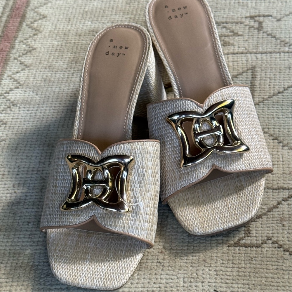 Woven slide sandal, size 11
